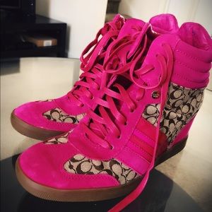 NEVER WORN ‼️ ( just tried on)